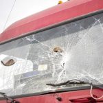 ACCIDENTES NO PARAN EN COLÓN: UNA CAMIONETA CHOCÓ A UN CAMIÓN