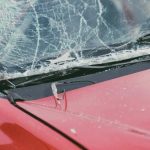 VANDALISMO EN COLÓN: SU EX Y LA ACTUAL, LE DESTROZARON EL AUTO