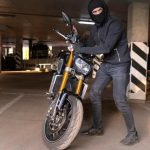 ESTÁN EN TODOS LADOS: MOTOCHORROS LO ABORDARON AL SALIR DEL TRABAJO