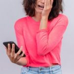 VIOLENCIA DE GÉNERO: LE SECUESTRÓ SU CELULAR PARA QUE NO PUDIERA COMUNICARSE