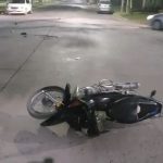 PADRES IRRESPONSABLES: MENOR DE 16 AÑOS EN MOTO RESULTÓ GRAVEMENTE HERIDO