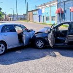 ROJAS: FUERTE CHOQUE ENTRE DOS AUTOS EN PLENO CENTRO DE LA CIUDAD
