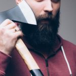 DESACATADO: SE PELEARON Y LO FUE A BUSCAR CON UN MACHETE