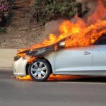 ¿ACCIDENTE O VANDALISMO? INCENDIO DE UN AUTOMÓVIL EN LA CIUDAD DE COLÓN