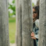 INSÓLITO: LA ATACARON A PIEDRAZOS EN SU PROPIO PATIO