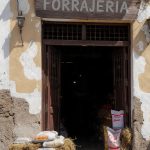 UN SEGUNDO QUE LO CAMBIA TODO: ROBARON SU CELULAR DEL MOSTRADOR DE LA FORRAJERÍA