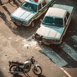 COLISIÓN ENTRE MOTO Y AUTO EN CALLES 54 Y 24 EL FIN DE SEMANA