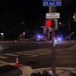 CAOS VEHICULAR EN COLÓN: UNA MOTO COLISIONA CONTRA COLUMNA DE LUZ EN 25 Y 53