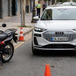 FIN DE SEMANA ACCIDENTADO EN COLON: COLISIONARON UN AUTO Y UNA MOTO EN PLENO CENTRO DE LA CIUDAD
