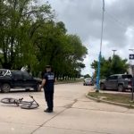 POLÉMICO CHOQUE EN COLÓN: AUTO SIN PATENTE DE UNA PRESUNTA POLICIA CHOCÓ Y MANDÓ AL HOSPITAL A DOS MENORES QUE VOLVÍAN DE LA ESCUELA EN BICI